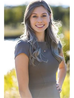 Image of Caitlin Westendorff, Associate